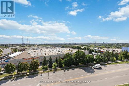 909 - 23 Oneida Crescent, Richmond Hill, ON - Outdoor With View