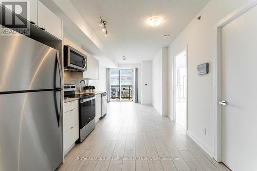 A518 - 3210 Dakota Common, Burlington, ON - Indoor Photo Showing Kitchen With Stainless Steel Kitchen With Upgraded Kitchen