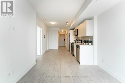 A518 - 3210 Dakota Common, Burlington, ON - Indoor Photo Showing Kitchen