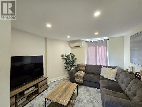 2 - 18 Ewing Street, Halton Hills, ON - Indoor Photo Showing Living Room