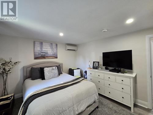 2 - 18 Ewing Street, Halton Hills, ON - Indoor Photo Showing Bedroom