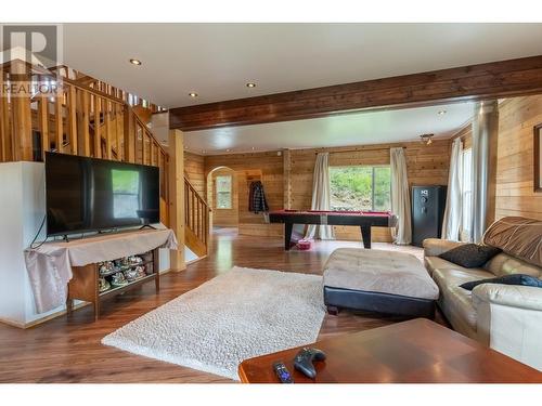 292 Orchard Lake Road, Mclure, BC - Indoor Photo Showing Living Room