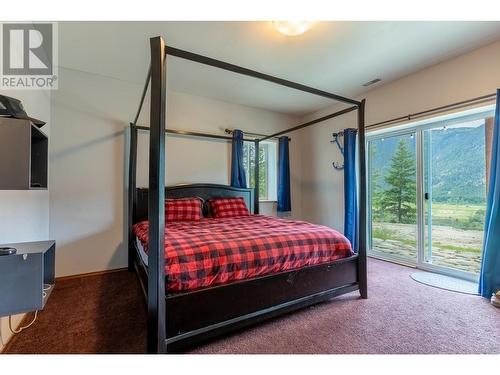 292 Orchard Lake Road, Mclure, BC - Indoor Photo Showing Bedroom