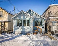 713 Scotland Avenue  Winnipeg, MB R3M 1W7