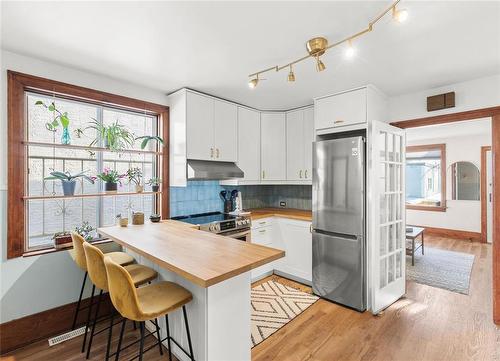 713 Scotland Avenue, Winnipeg, MB - Indoor Photo Showing Kitchen