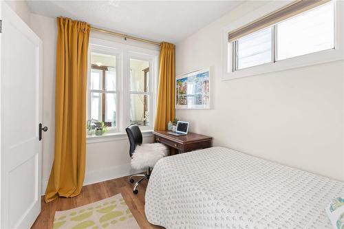 713 Scotland Avenue, Winnipeg, MB - Indoor Photo Showing Bedroom