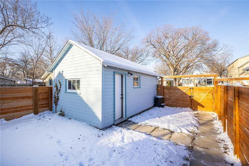 713 Scotland Avenue, Winnipeg, MB - Outdoor With Exterior