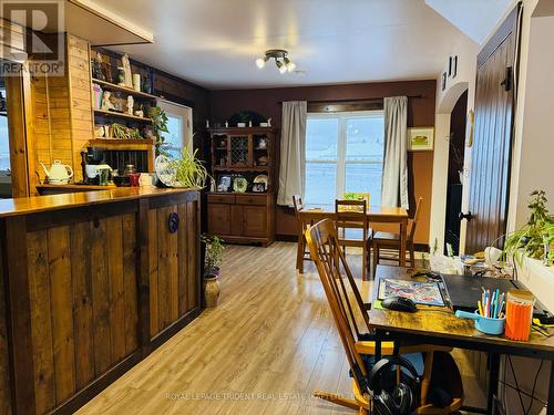 52 Doyon Street, Fauquier-Strickland, ON - Indoor Photo Showing Dining Room