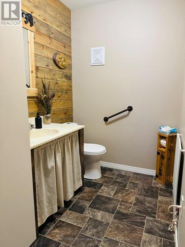 52 Doyon Street, Fauquier-Strickland, ON - Indoor Photo Showing Bathroom