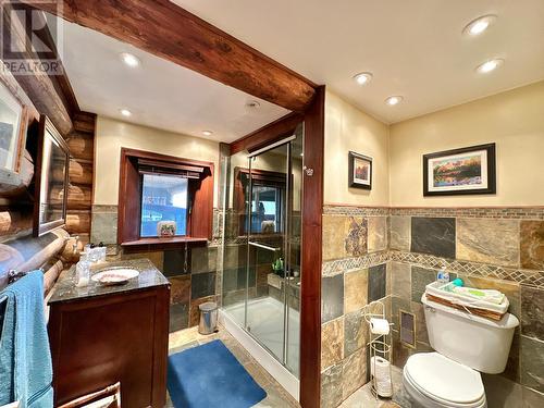 4050 Spokin Lake Road, 150 Mile House, BC - Indoor Photo Showing Bathroom