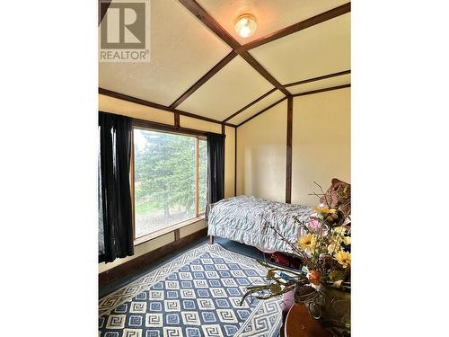 4050 Spokin Lake Road, 150 Mile House, BC - Indoor Photo Showing Bedroom