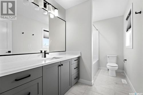 131 Barrett Street, Saskatoon, SK - Indoor Photo Showing Bathroom