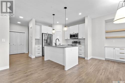 131 Barrett Street, Saskatoon, SK - Indoor Photo Showing Kitchen With Upgraded Kitchen