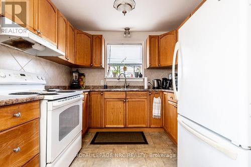 7 Ridgeview Avenue, St. Catharines (444 - Carlton/Bunting), ON - Indoor Photo Showing Kitchen