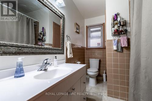 7 Ridgeview Avenue, St. Catharines (444 - Carlton/Bunting), ON - Indoor Photo Showing Bathroom