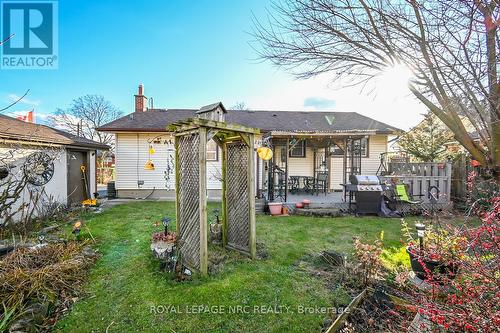 7 Ridgeview Avenue, St. Catharines (444 - Carlton/Bunting), ON - Outdoor