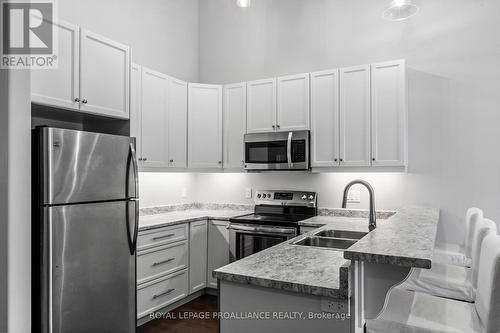 93 Mountain Ash Drive, Belleville, ON - Indoor Photo Showing Kitchen With Double Sink With Upgraded Kitchen