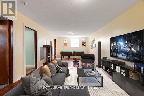 285 Appin Road, Southwest Middlesex (Glencoe), ON - Indoor Photo Showing Living Room