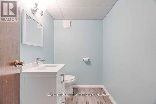 285 Appin Road, Southwest Middlesex (Glencoe), ON - Indoor Photo Showing Bathroom