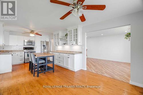 285 Appin Road, Southwest Middlesex (Glencoe), ON - Indoor Photo Showing Kitchen