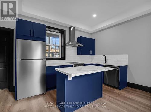 54 Stanley Street, London, ON - Indoor Photo Showing Kitchen