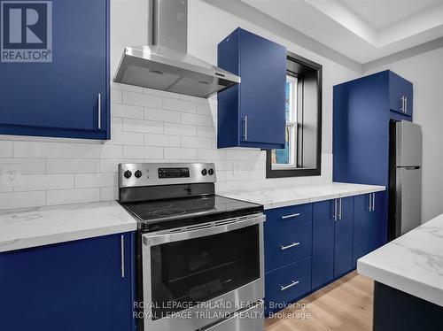 54 Stanley Street, London, ON - Indoor Photo Showing Kitchen