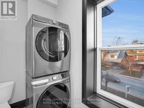 54 Stanley Street, London, ON - Indoor Photo Showing Laundry Room