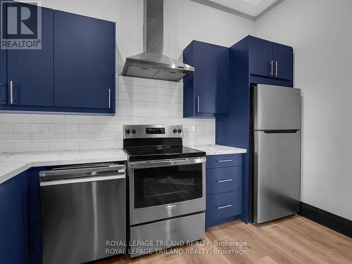 54 Stanley Street, London, ON - Indoor Photo Showing Kitchen