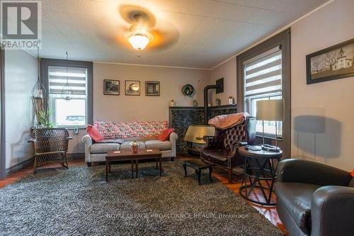 231 Mill Street, Stirling-Rawdon, ON - Indoor Photo Showing Living Room