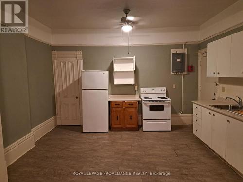 Apt 1 - 33 King Street W, Brockville, ON - Indoor Photo Showing Kitchen