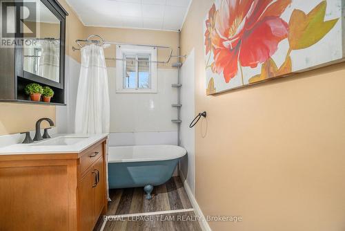 37 Sir James Morris Drive, South Dundas, ON - Indoor Photo Showing Bathroom