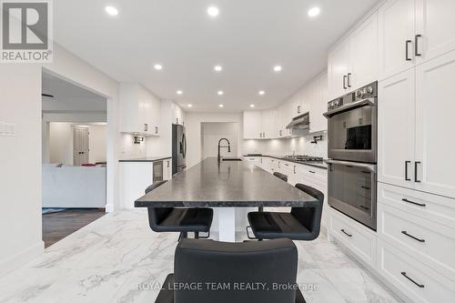 2760 Johannes Street, Ottawa, ON - Indoor Photo Showing Kitchen With Upgraded Kitchen