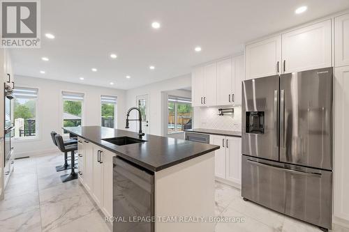 2760 Johannes Street, Ottawa, ON - Indoor Photo Showing Kitchen With Upgraded Kitchen