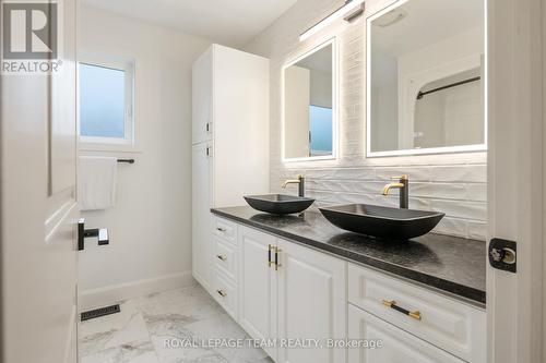 2760 Johannes Street, Ottawa, ON - Indoor Photo Showing Bathroom