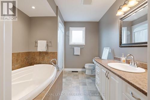 2760 Johannes Street, Ottawa, ON - Indoor Photo Showing Bathroom