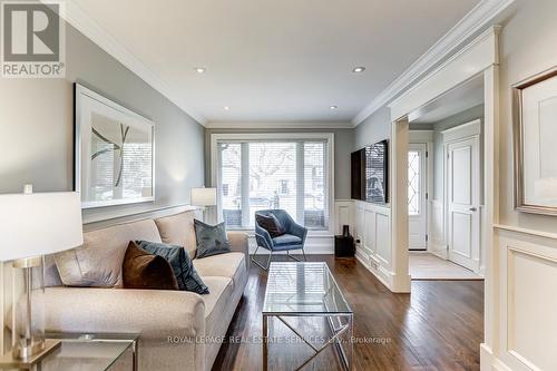 106 Wimbleton Road, Toronto, ON - Indoor Photo Showing Living Room