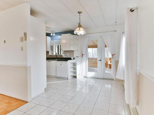 Salle Ã  manger - 492Z  - 494Z Ch. Seigneurial, L'Épiphanie, QC - Indoor Photo Showing Kitchen