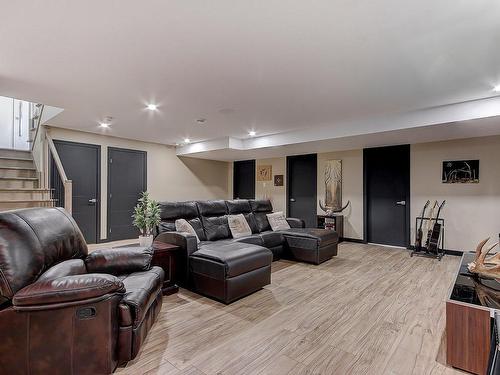 Family room - 27 Rue Marcel-Arbour, Mont-Saint-Grégoire, QC - Indoor Photo Showing Other Room