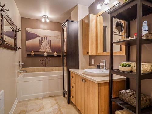 Bathroom - 501-1095 Rue Yves-Blais, Terrebonne (Lachenaie), QC - Indoor Photo Showing Bathroom