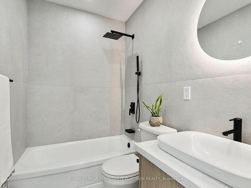 411-71 Jonesville Cres, Toronto, ON - Indoor Photo Showing Bathroom