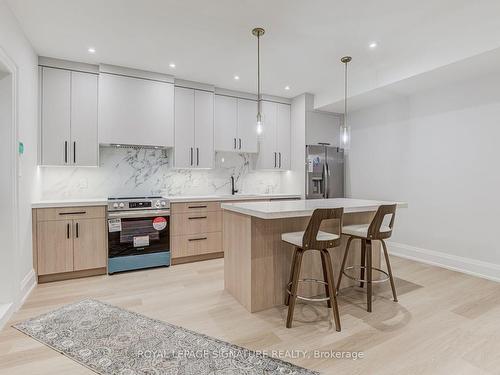 Lower-26 Norlong Blvd, Toronto, ON - Indoor Photo Showing Kitchen With Upgraded Kitchen