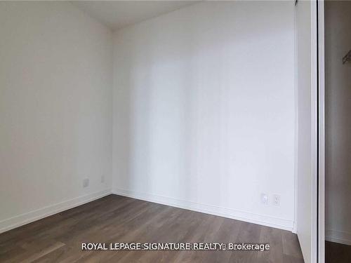 3908-950 Portage Pkwy, Vaughan, ON - Indoor Photo Showing Other Room