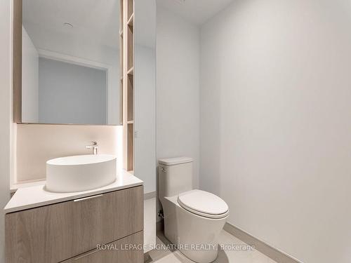 618-28 Ann St, Mississauga, ON - Indoor Photo Showing Bathroom