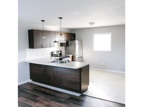 9052 Ninth Line, Halton Hills, ON - Indoor Photo Showing Kitchen With Double Sink