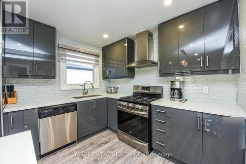 1443 Saginaw Crescent, Mississauga, ON - Indoor Photo Showing Kitchen With Double Sink With Upgraded Kitchen