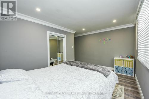 1443 Saginaw Crescent, Mississauga, ON - Indoor Photo Showing Bedroom