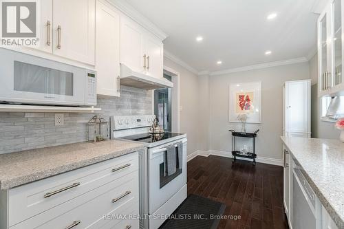 62 Berkshire Square, Brampton, ON - Indoor Photo Showing Kitchen