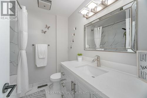 62 Berkshire Square, Brampton, ON - Indoor Photo Showing Bathroom