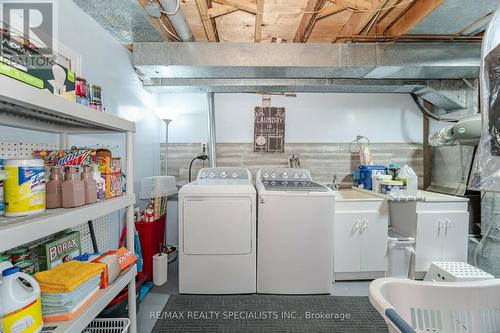 62 Berkshire Square, Brampton, ON - Indoor Photo Showing Laundry Room