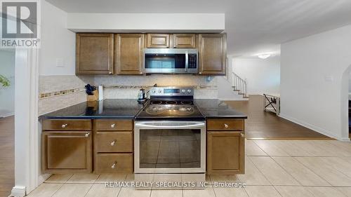 28 Abell Drive, Brampton, ON - Indoor Photo Showing Kitchen